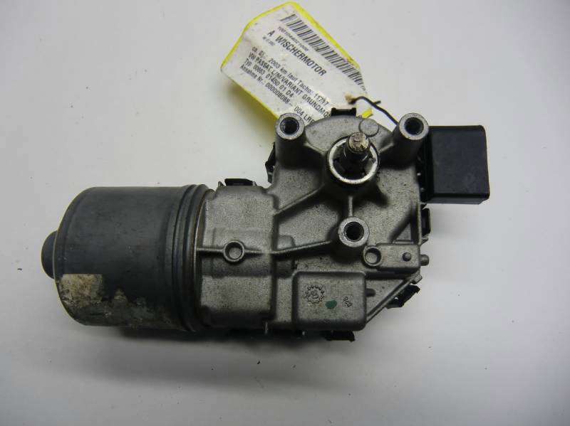 VW PASSAT (3B3/3B6) BJ2003 WISCHERMOTOR VORN 3B1955113D BOSCH 0390241528